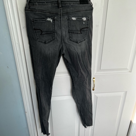 1st jeans: Levis 29W the 2 other jeans & skirt: American eagle 8 extra-long - Picture 8 of 8